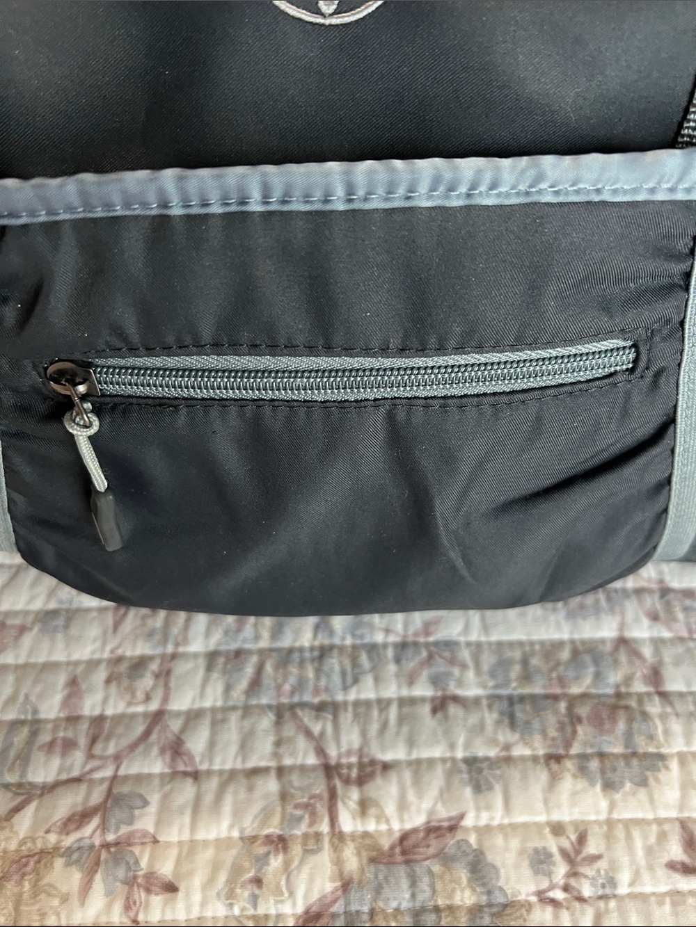 GAIAM Bag - Picture 3 of 7